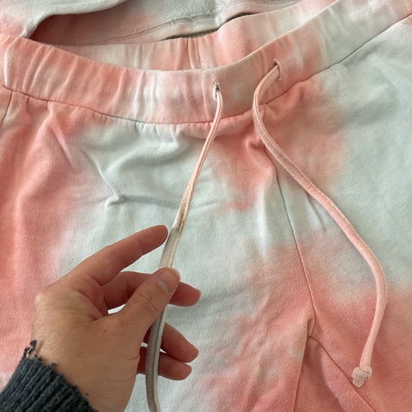 Lounge Set - Picture 3 of 4